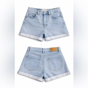 Stradivarius Mom Slim Fit Denim Shorts Size 4 | High Waisted Light Wash
